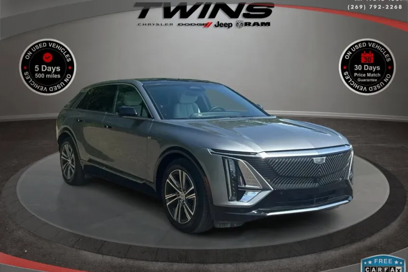 2024 Cadillac Lyriq Luxury photo 1