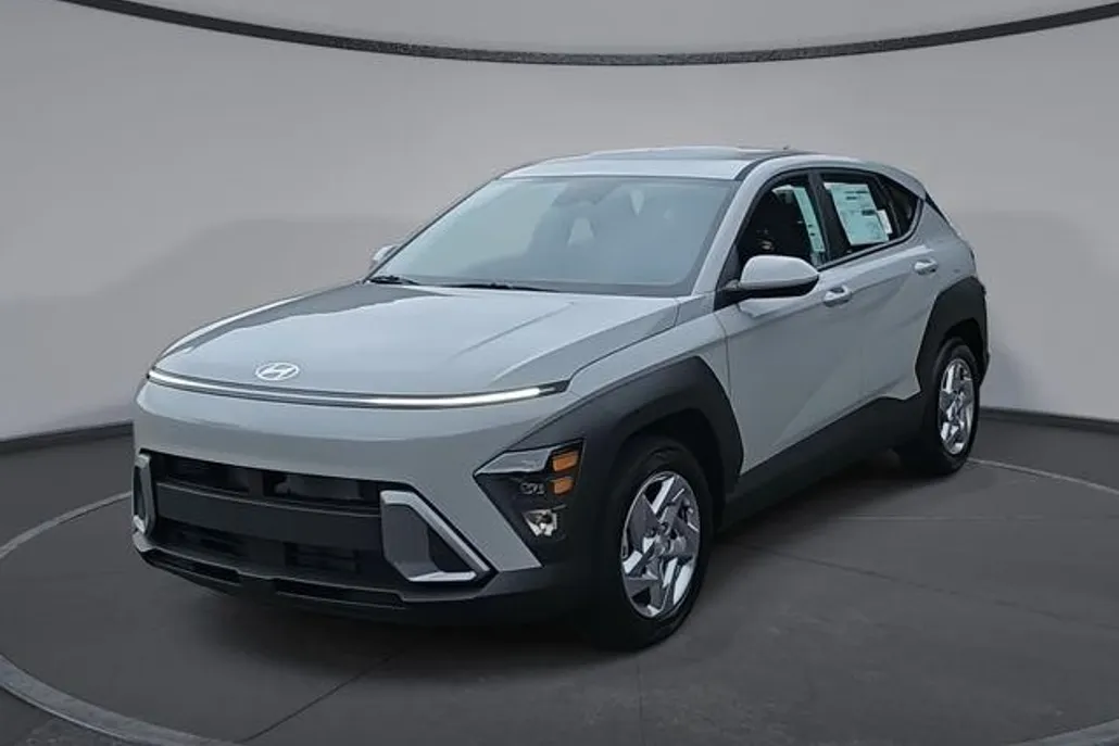2026 Hyundai Kona SE photo 1