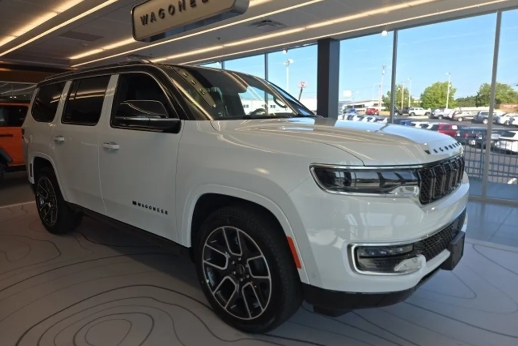 2025 Jeep Wagoneer Series III photo 1