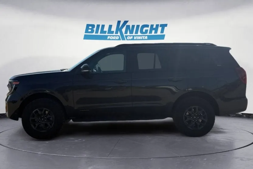 2025 Ford Expedition photo 1