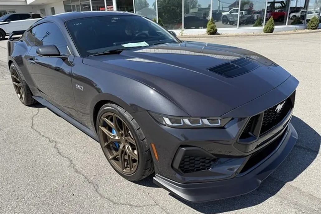 2024 Ford Mustang GT Premium photo 1