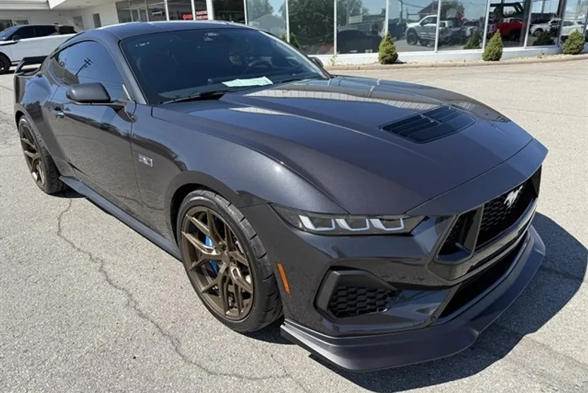 2024 Ford Mustang GT Premium photo 1