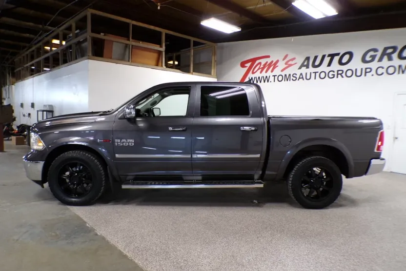2016 Ram 1500 Laramie photo 1