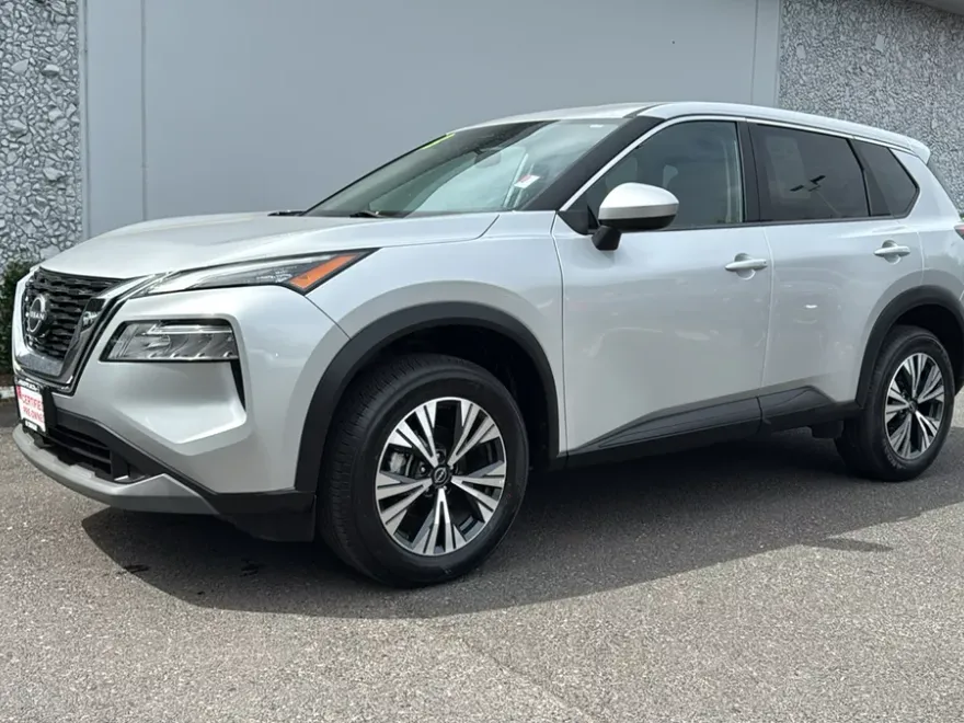 2024 Nissan Rogue SV photo 1