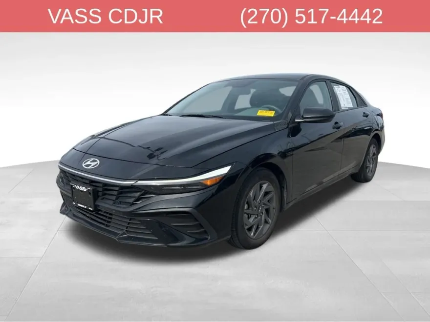 2024 Hyundai Elantra SEL photo 1