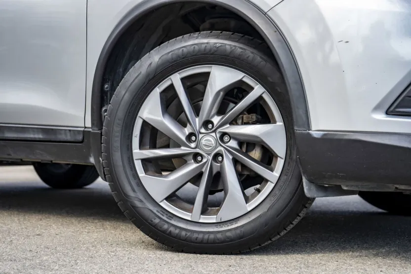 2016 Nissan Rogue SL photo 1