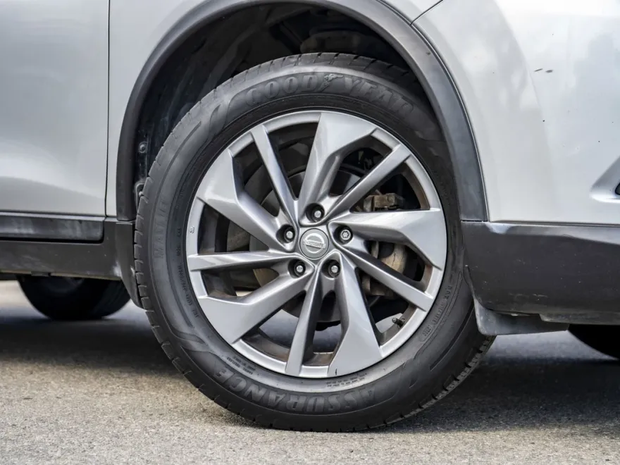 2016 Nissan Rogue SL photo 1