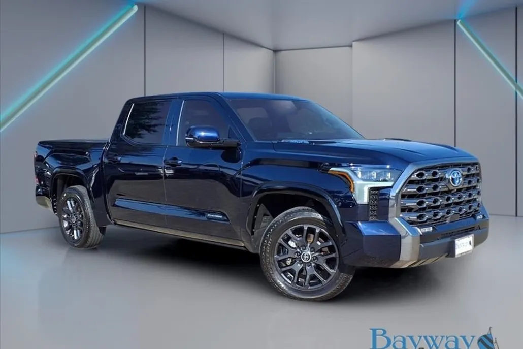 2024 Toyota Tundra Platinum CrewMax photo 1