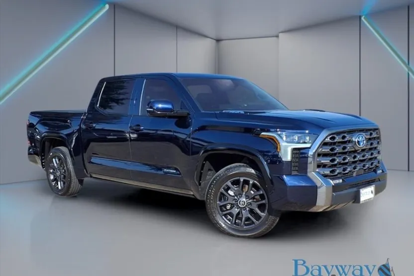 2024 Toyota Tundra Platinum CrewMax photo 1