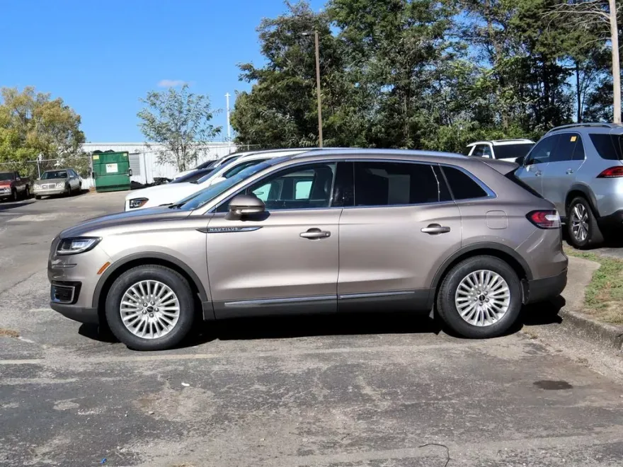 2019 Lincoln Nautilus Standard photo 1