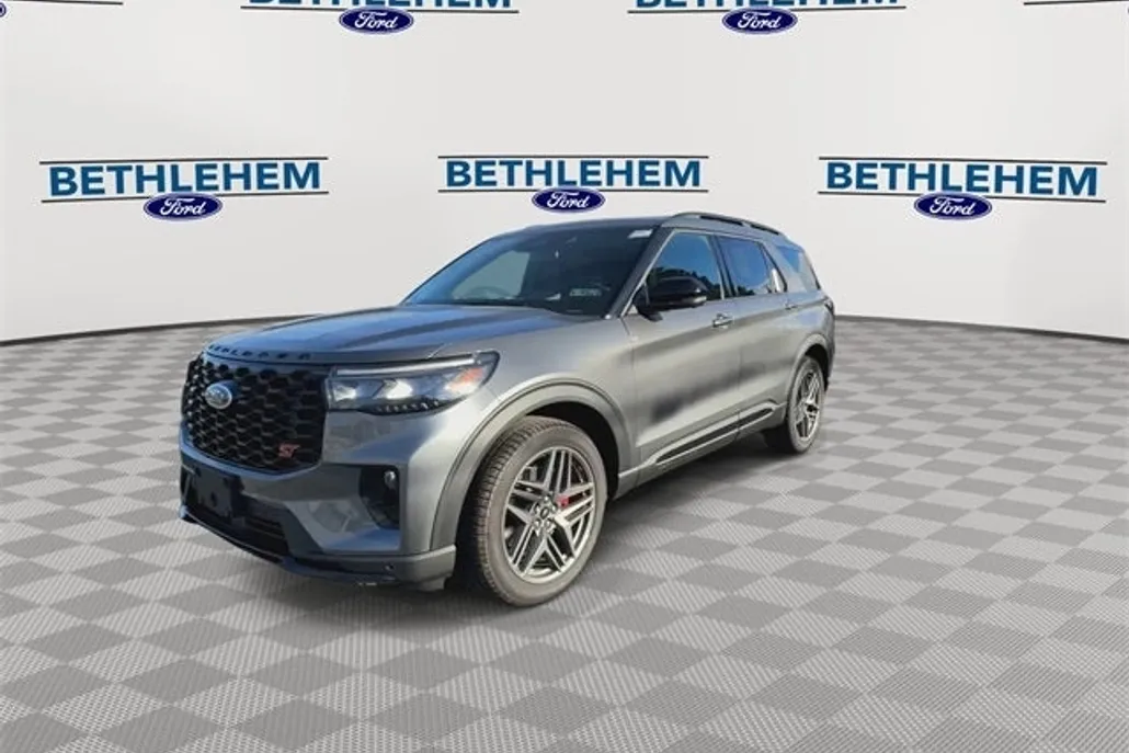 2025 Ford Explorer ST photo 1