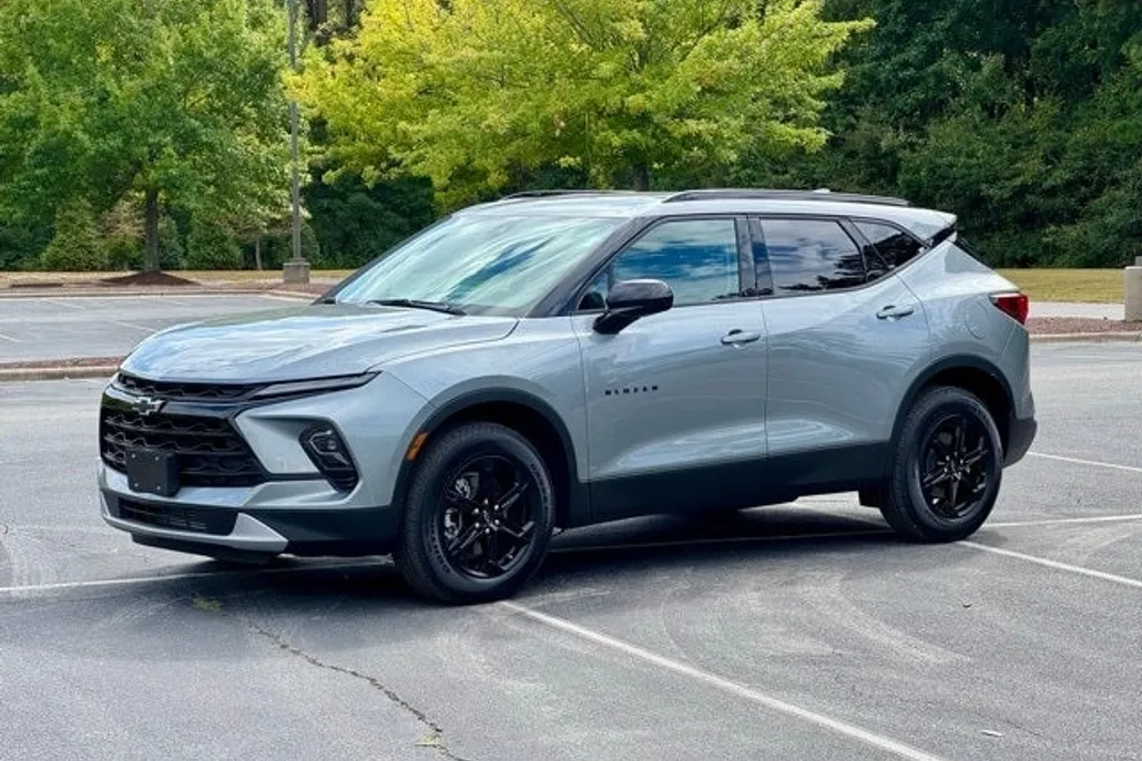2025 Chevrolet Blazer 2LT photo 1
