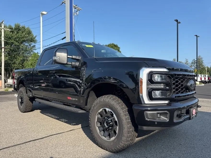 2025 Ford F-350 Lariat photo 1