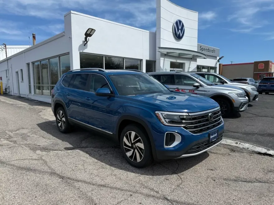 2025 Volkswagen Atlas SEL photo 1