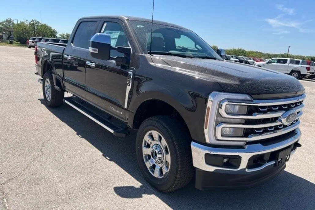 2025 Ford F-250 Lariat photo 1