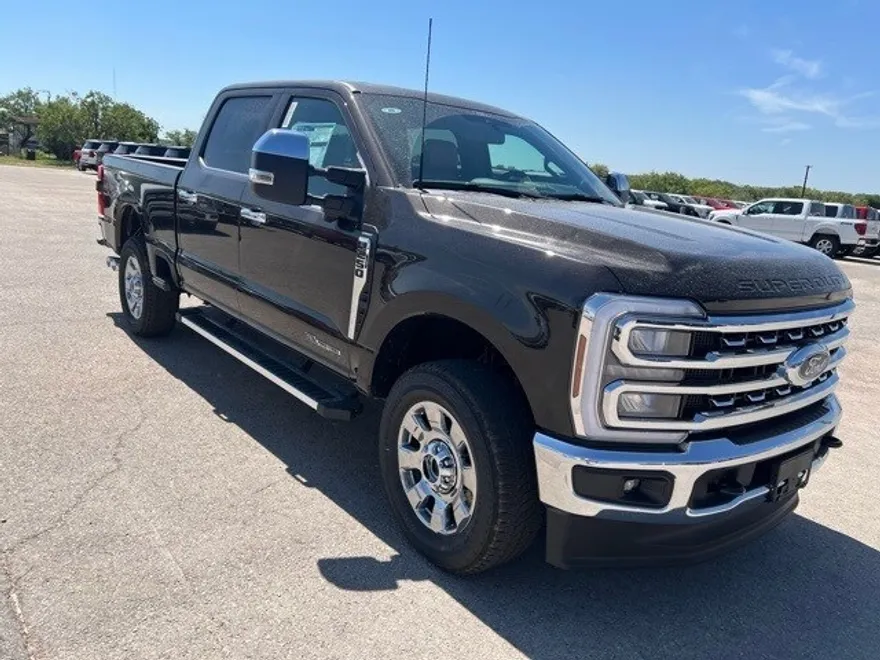 2025 Ford F-250 Lariat photo 1