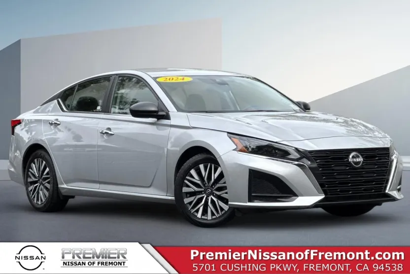 2024 Nissan Altima 2.5 SV photo 1