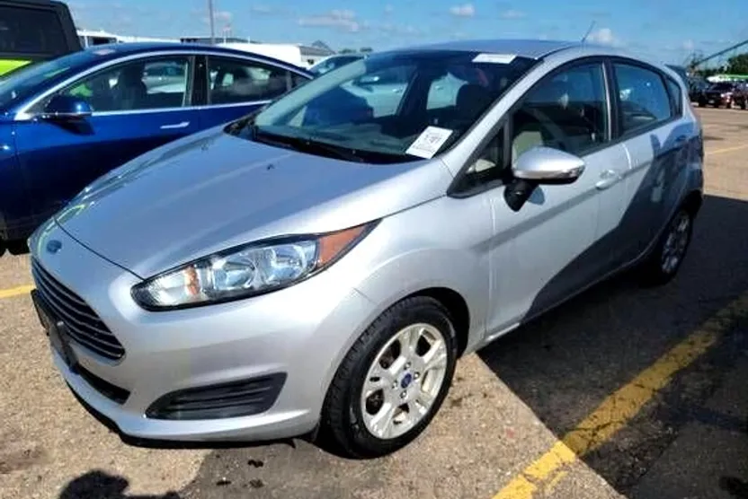 2014 Ford Fiesta SE photo 1
