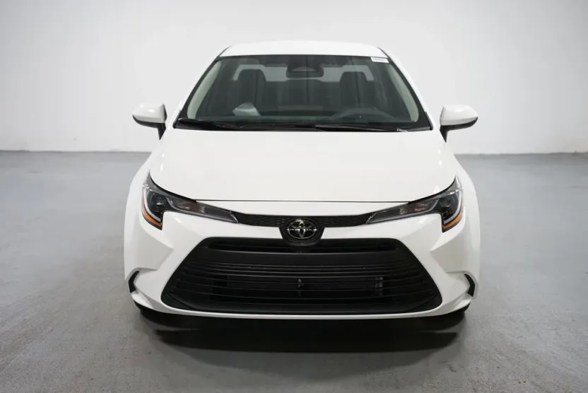 2026 Toyota Corolla LE photo 1