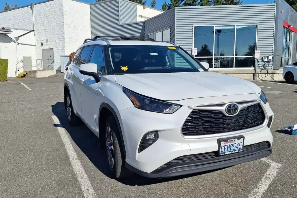 2022 Toyota Highlander XLE photo 1