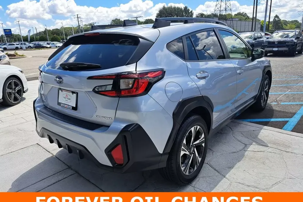 2024 Subaru Crosstrek Premium photo 1