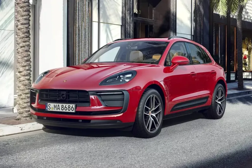 2025 Porsche Macan T photo 1