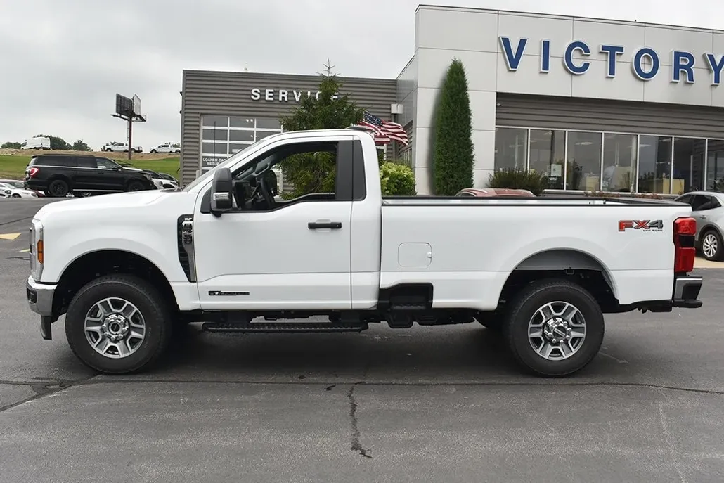 2025 Ford F-350 XLT photo 1
