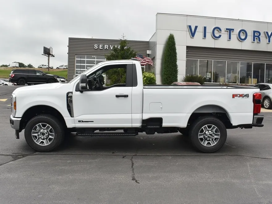2025 Ford F-350 XLT photo 1