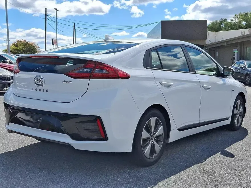 2019 Hyundai Ioniq Plug-In Hybrid photo 1