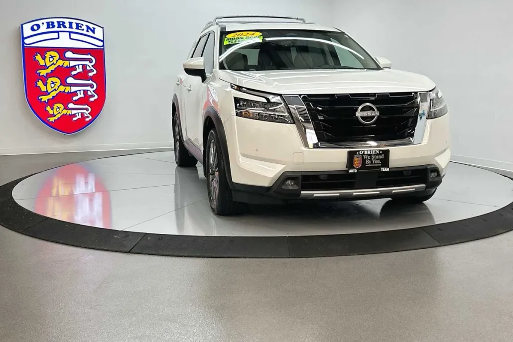 2024 Nissan Pathfinder SL photo 1