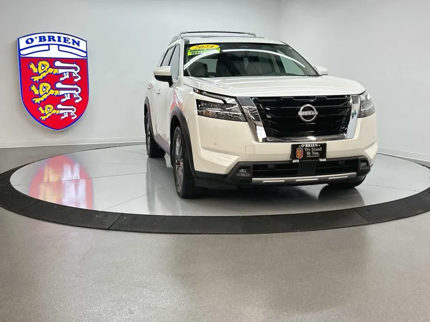 2024 Nissan Pathfinder SL photo 1