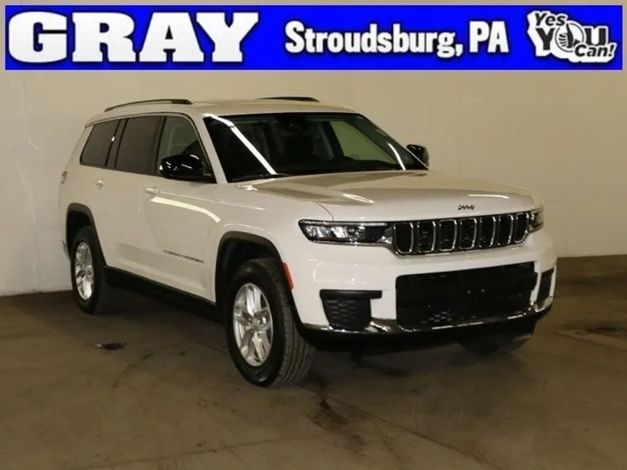 2023 Jeep Grand Cherokee Laredo photo 1
