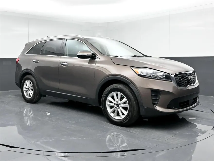 2020 Kia Sorento LX photo 1