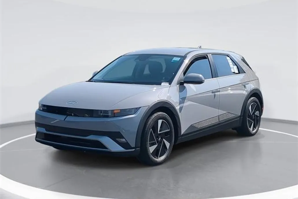 2025 Hyundai Ioniq 5 SE photo 1