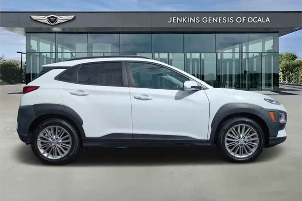 2021 Hyundai Kona SEL photo 1
