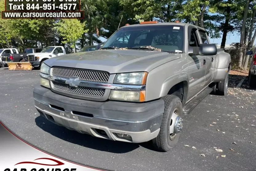 2003 Chevrolet Silverado 3500HD LS photo 1