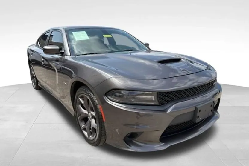 2019 Dodge Charger R/T photo 1