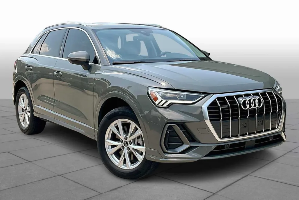 2025 Audi Q3 S line Premium Plus photo 1