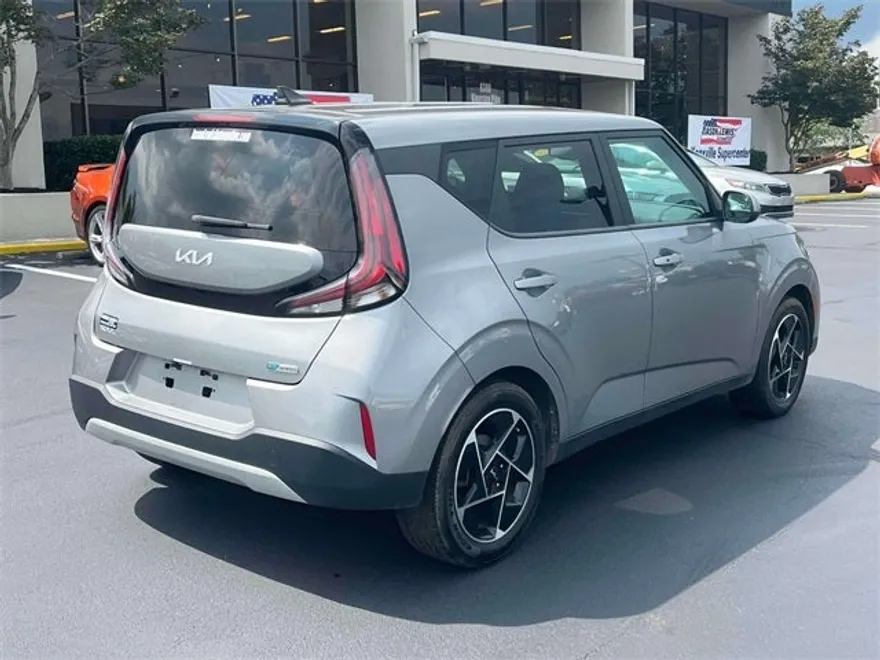 2023 Kia Soul EX photo 1