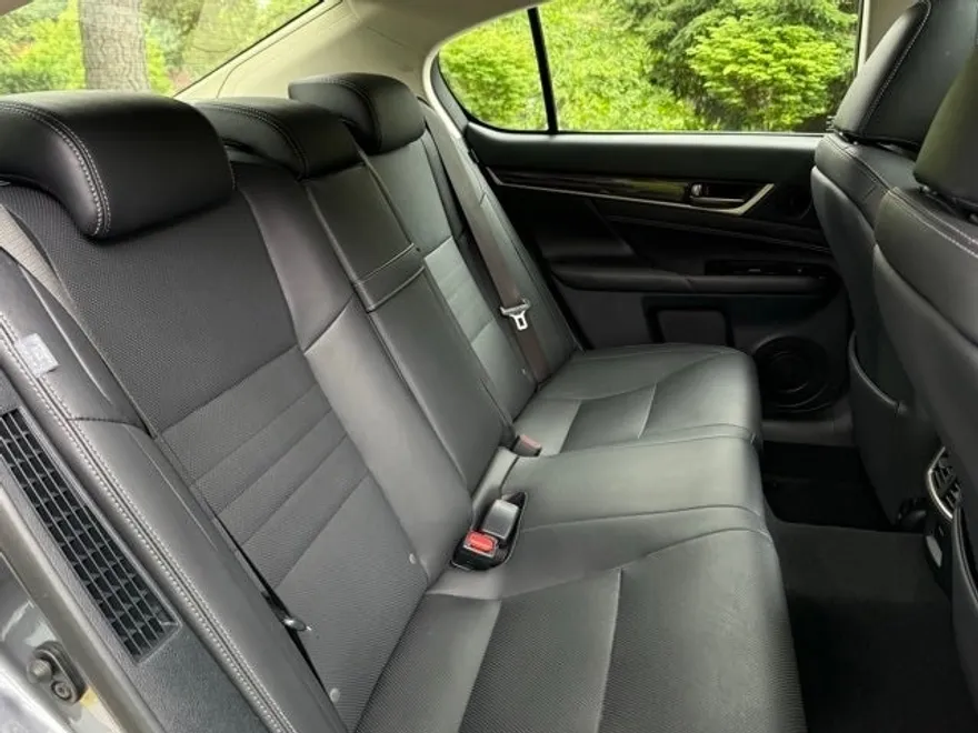 2016 Lexus GS 450h photo 32