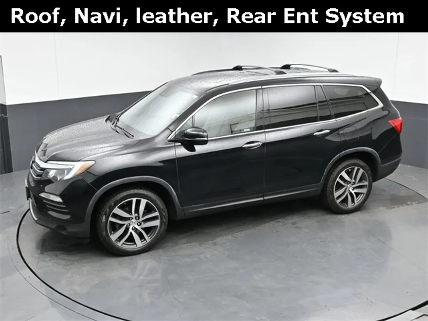 2017 Honda Pilot Touring photo 1