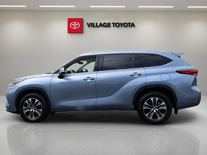 2022 Toyota Highlander Hybrid XLE photo 1