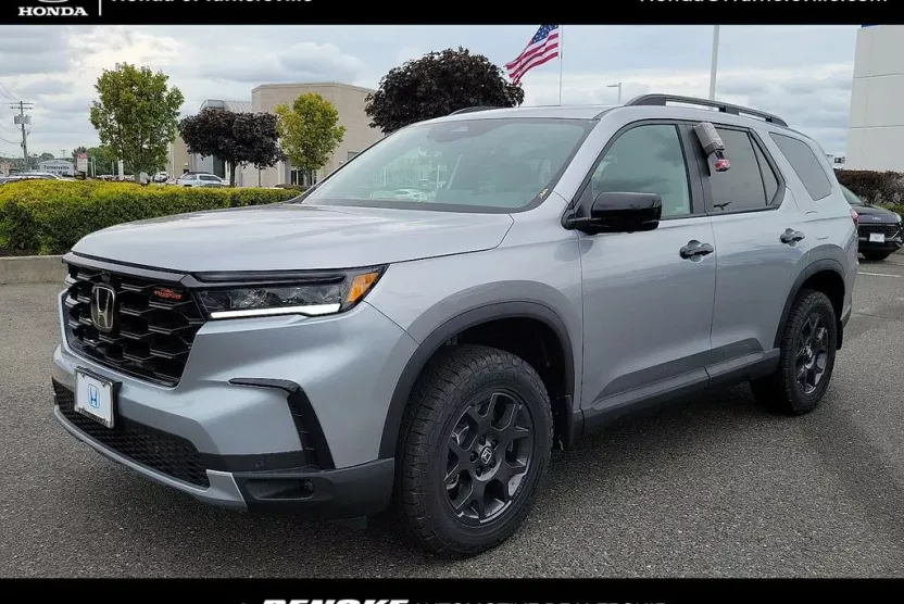 2025 Honda Pilot TrailSport photo 1