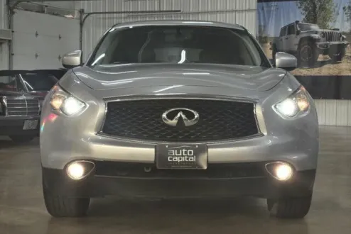 2017 Infiniti QX70 photo 2