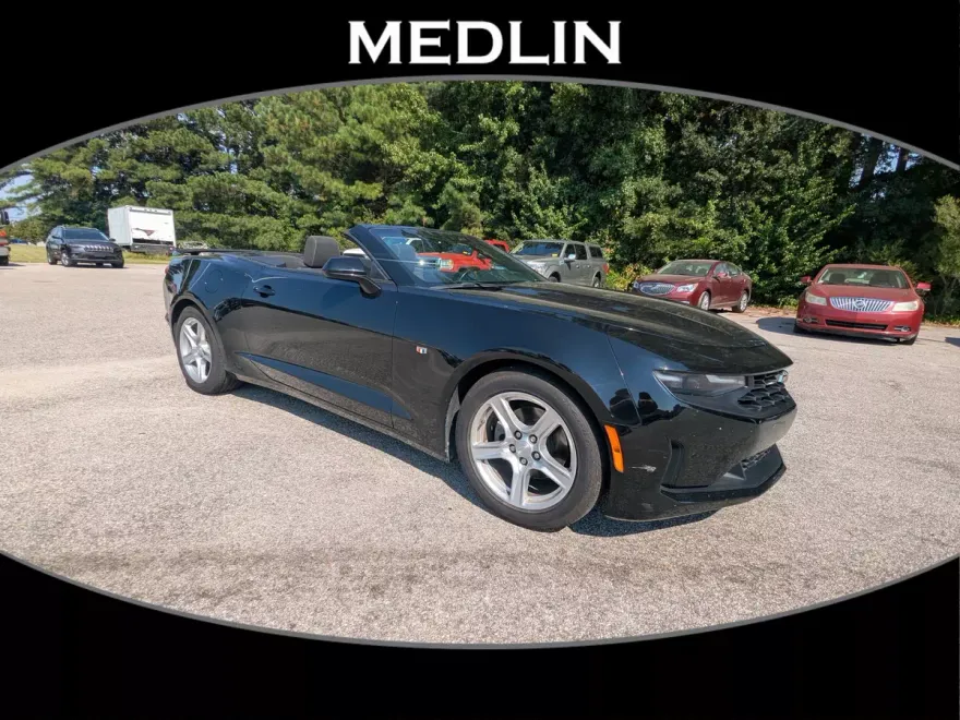 2023 Chevrolet Camaro 1LT photo 1