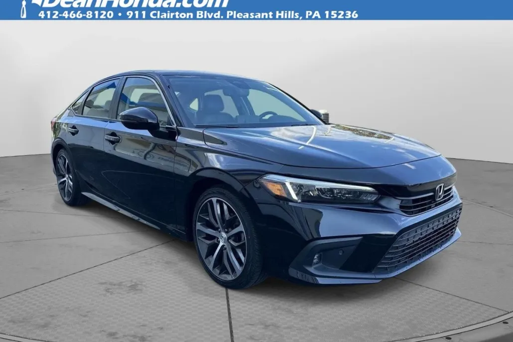 2022 Honda Civic Touring photo 1