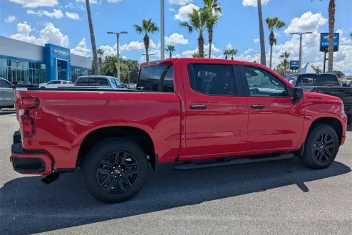 2025 Chevrolet Silverado 1500 Custom photo 3