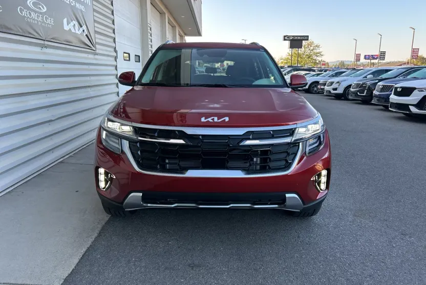 2026 Kia Seltos SX photo 1