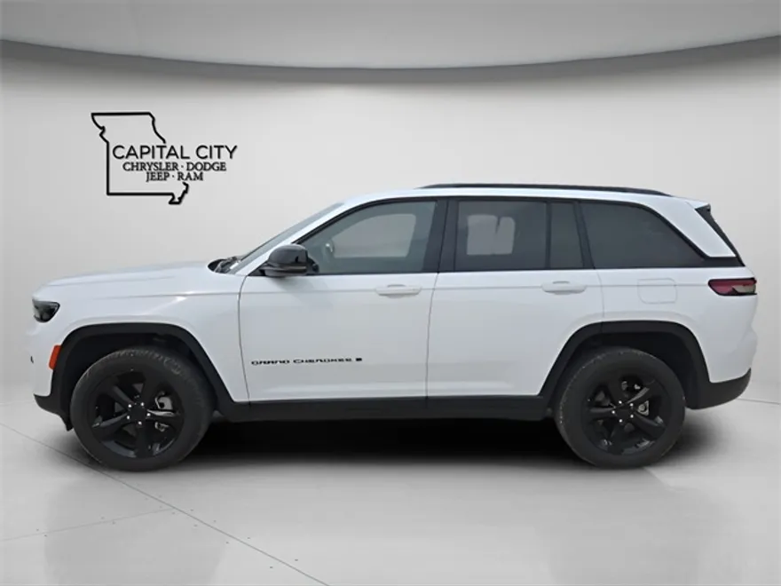 2024 Jeep Grand Cherokee Limited photo 1