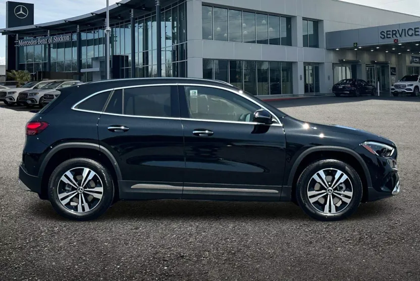 2025 Mercedes Benz GLA 250 photo 1